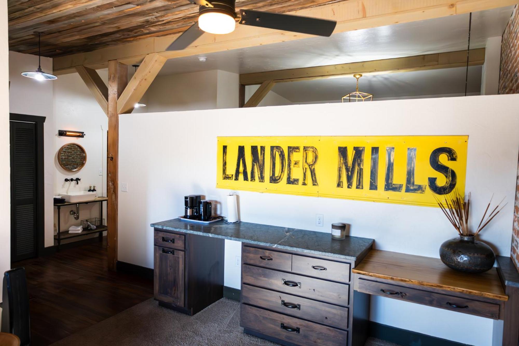 Lander Millhouse Hotel Luaran gambar