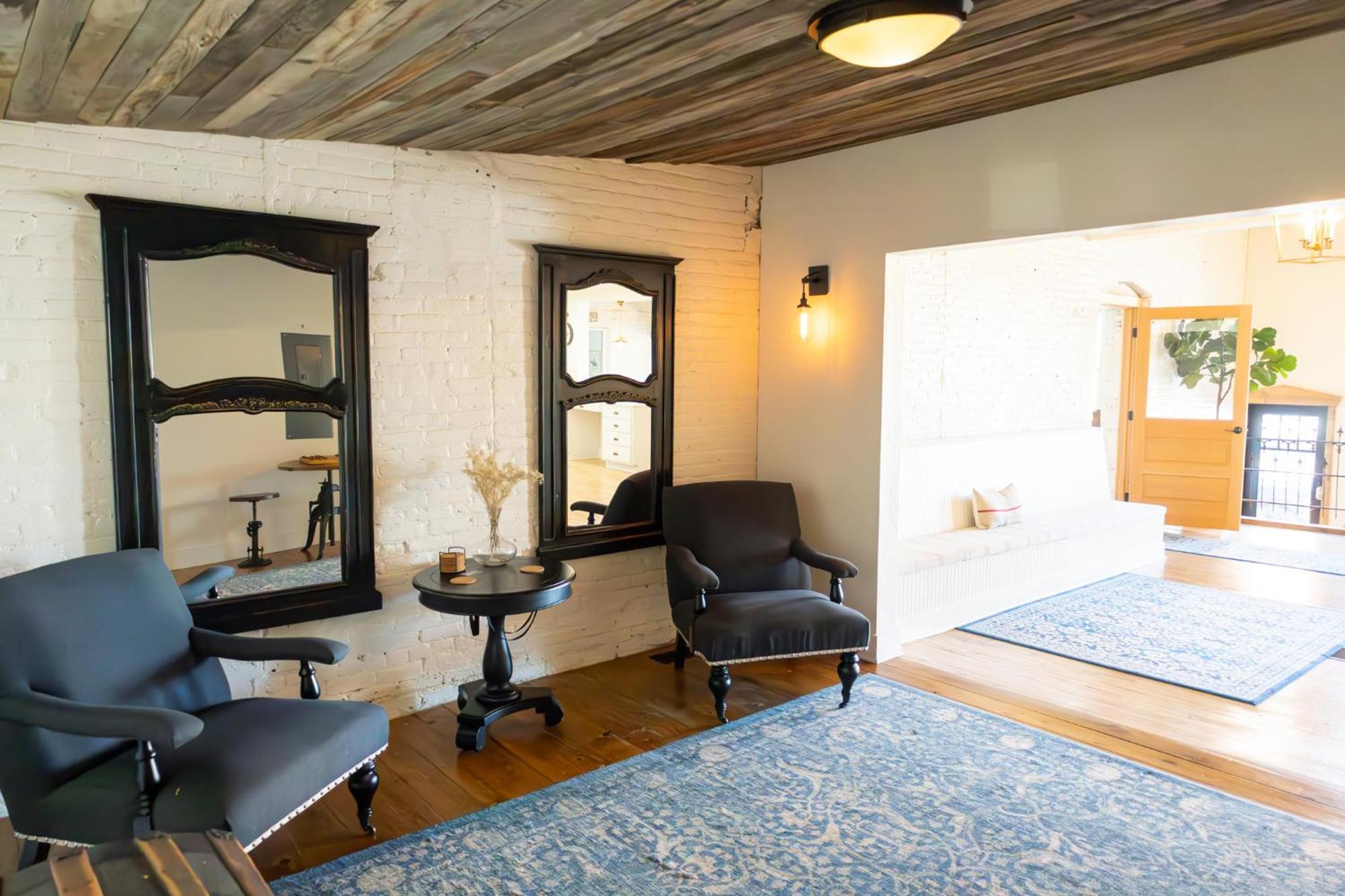 Lander Millhouse Hotel Luaran gambar